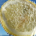 Woda z cytryną jako poranny rytuał