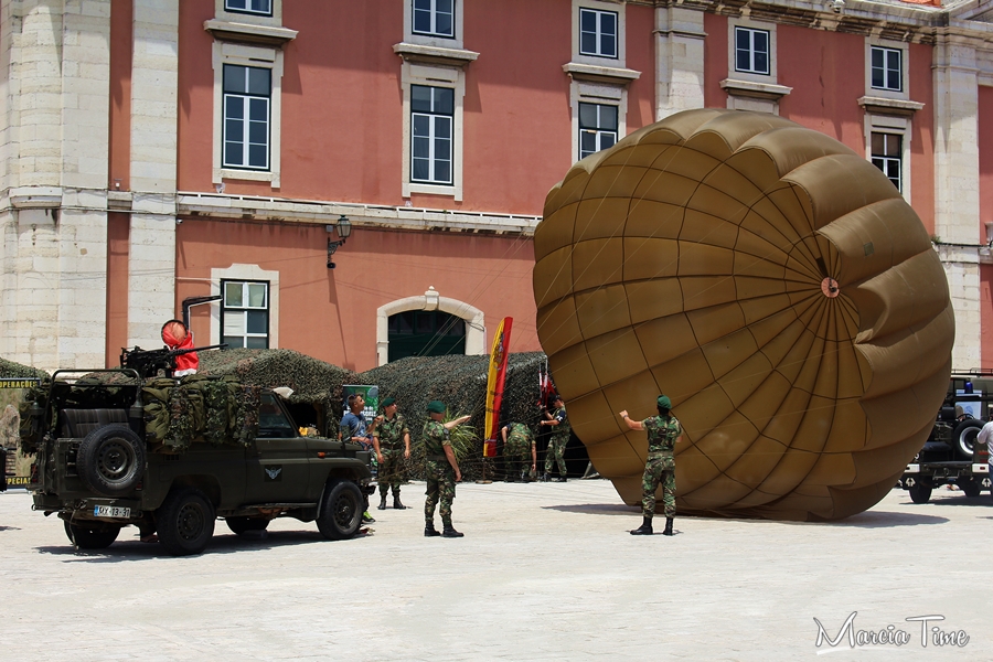 balon-na-wystawie-militarnej