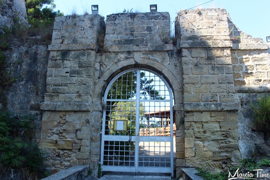 Ruiny-zamku-bohali-zante-town